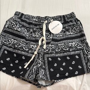 SHEIN Black and White Shorts With Bandanna Print